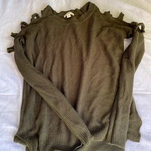 Comfy unique green sweater
